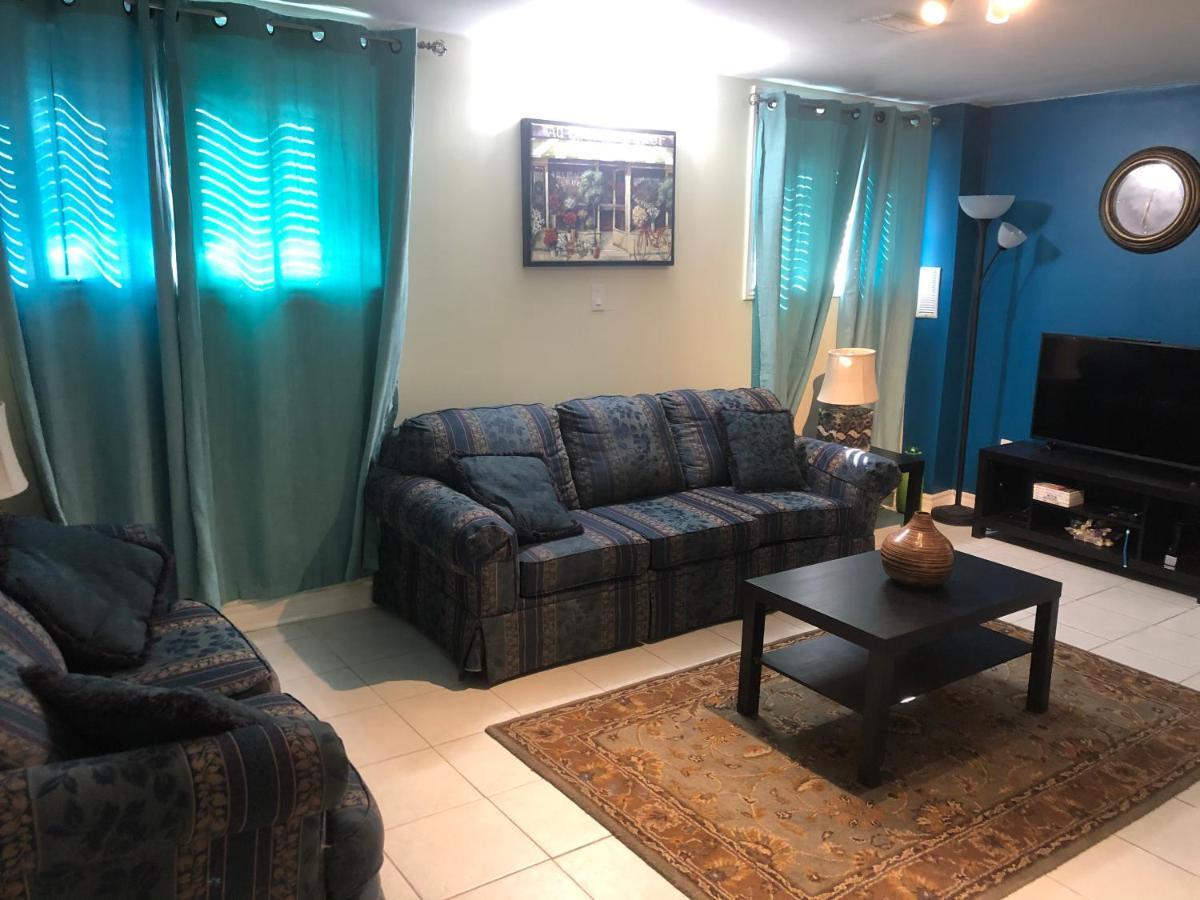 برامبتون Beautiful 1 Bedroom, Walk Out Basement Apartment. المظهر الخارجي الصورة